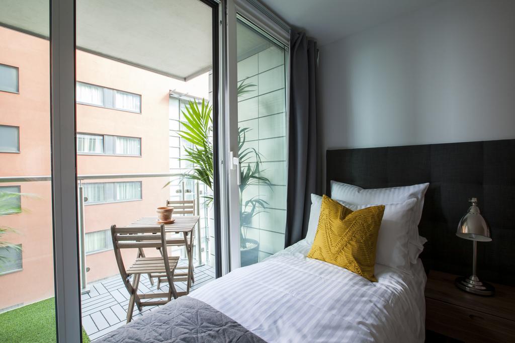 Royal Victoria Docks Apartment London Bilik gambar