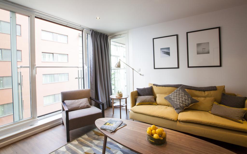 Royal Victoria Docks Apartment London Bilik gambar