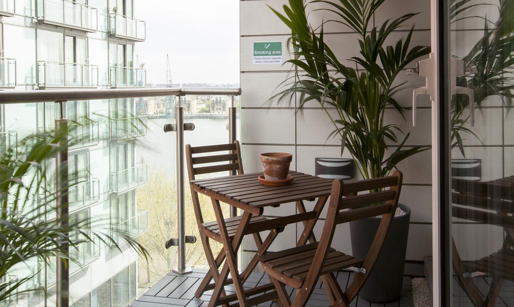 Royal Victoria Docks Apartment London Bilik gambar