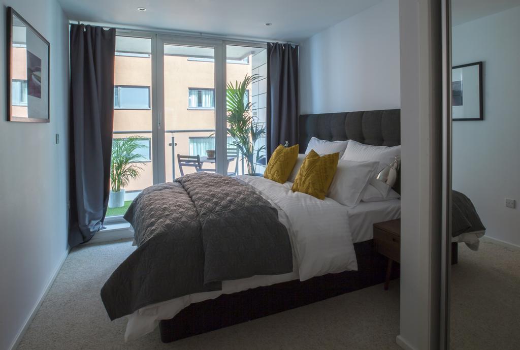 Royal Victoria Docks Apartment London Bilik gambar