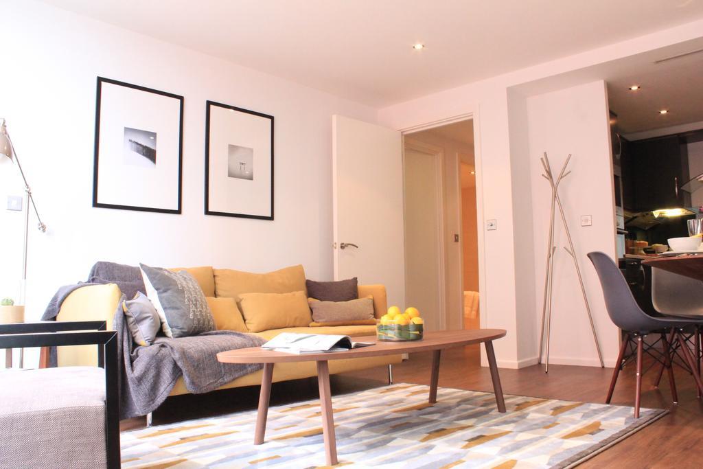 Royal Victoria Docks Apartment London Bilik gambar